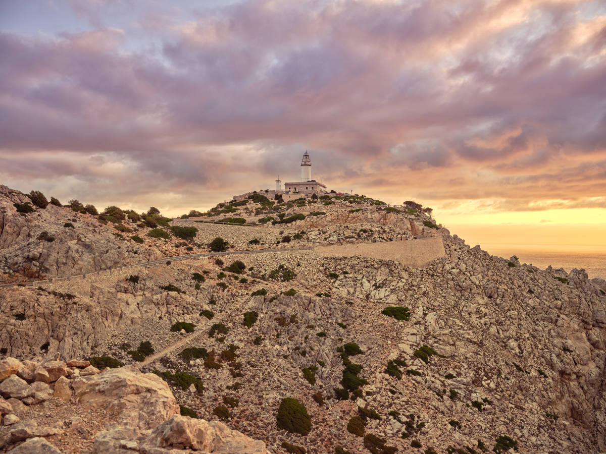 Vista del Faro Formentor, al norte de la isla de Mallorca.