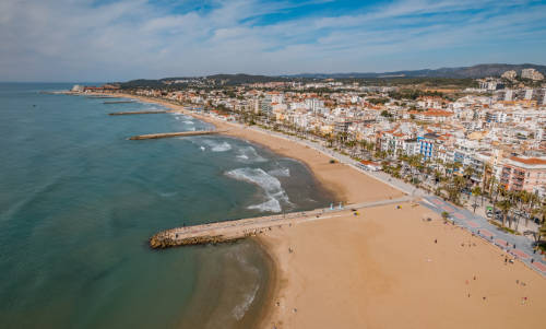 Vista aérea de la costa de Sitges.