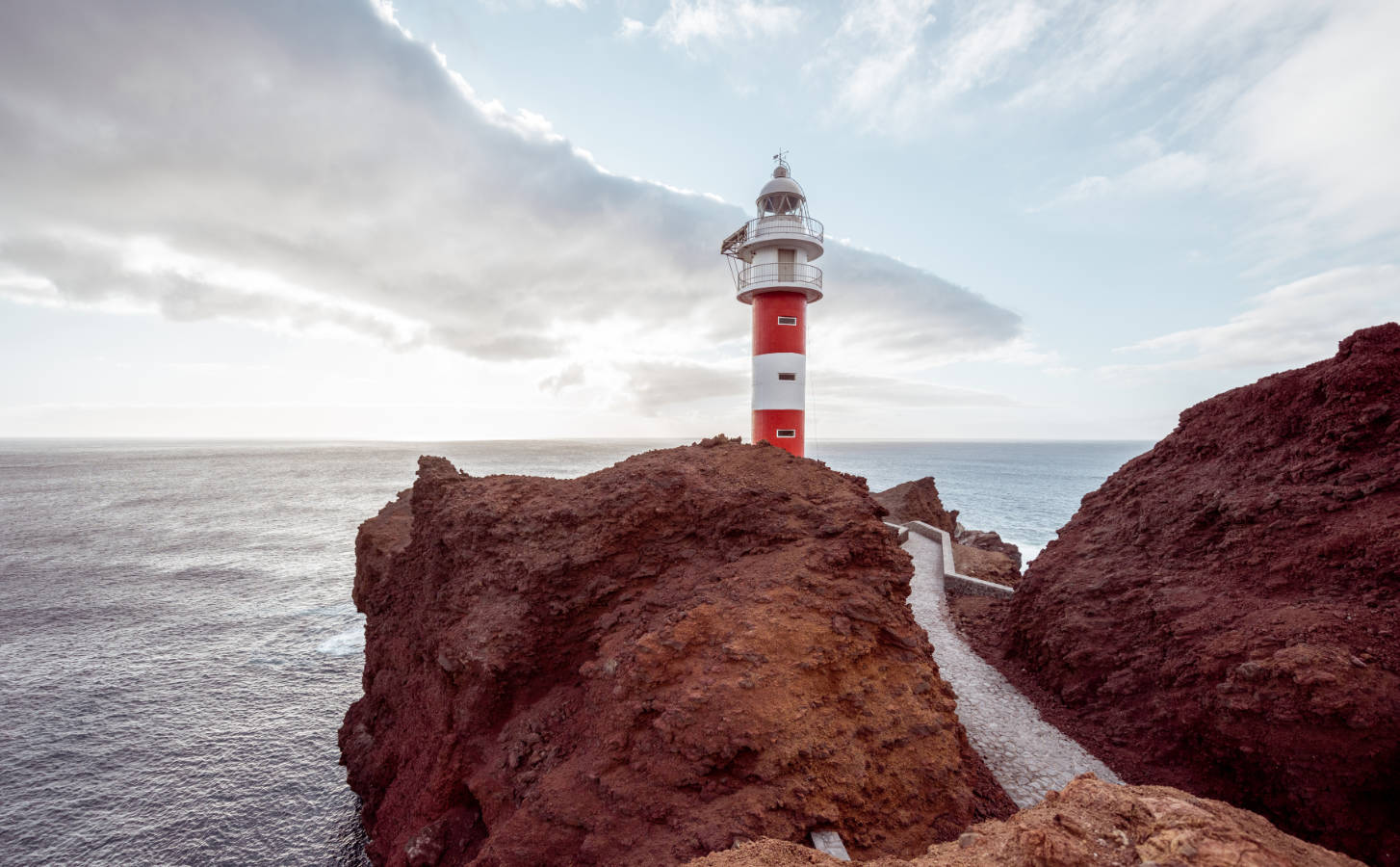 Vista del Faro de Punta de Teno, al noroeste de la isla de Tenerife.